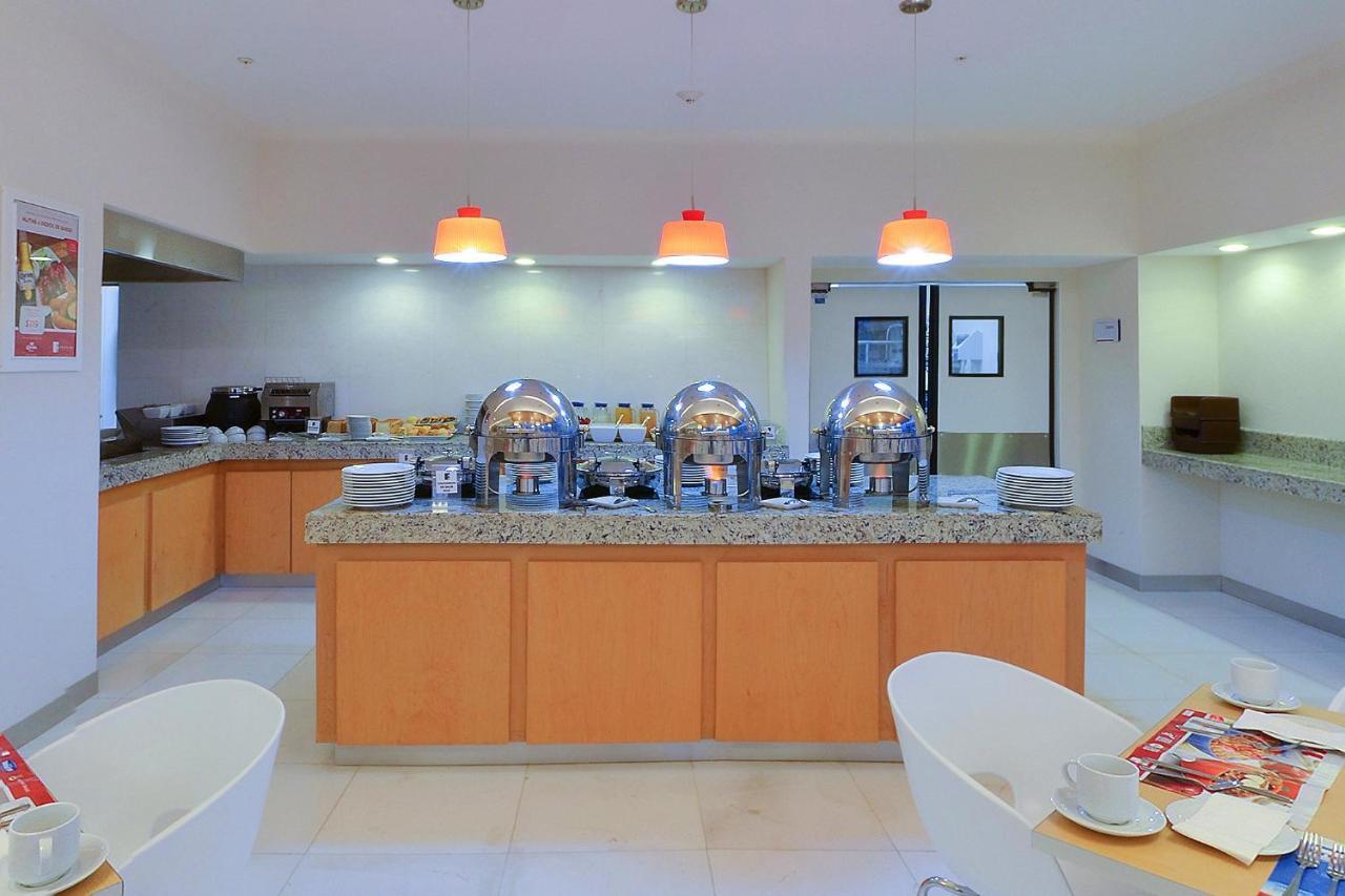 Fiesta Inn Chetumal Dış mekan fotoğraf
